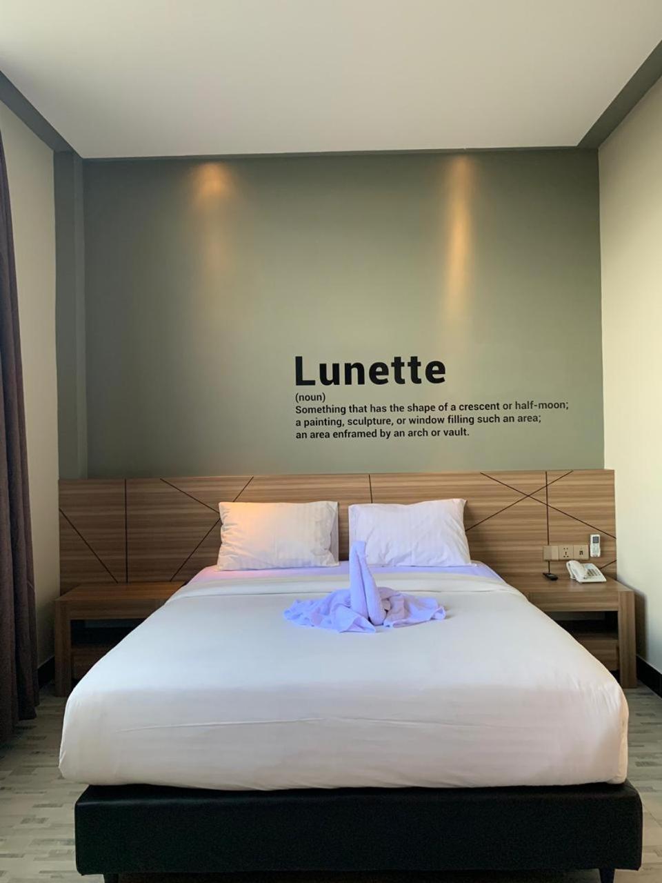 Bless Hotels Sintang ภายนอก รูปภาพ