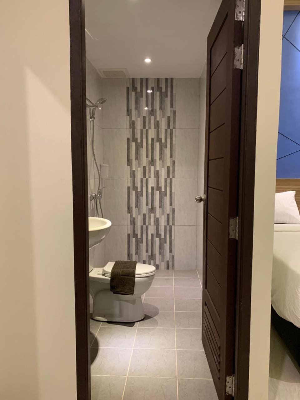 Bless Hotels Sintang ภายนอก รูปภาพ