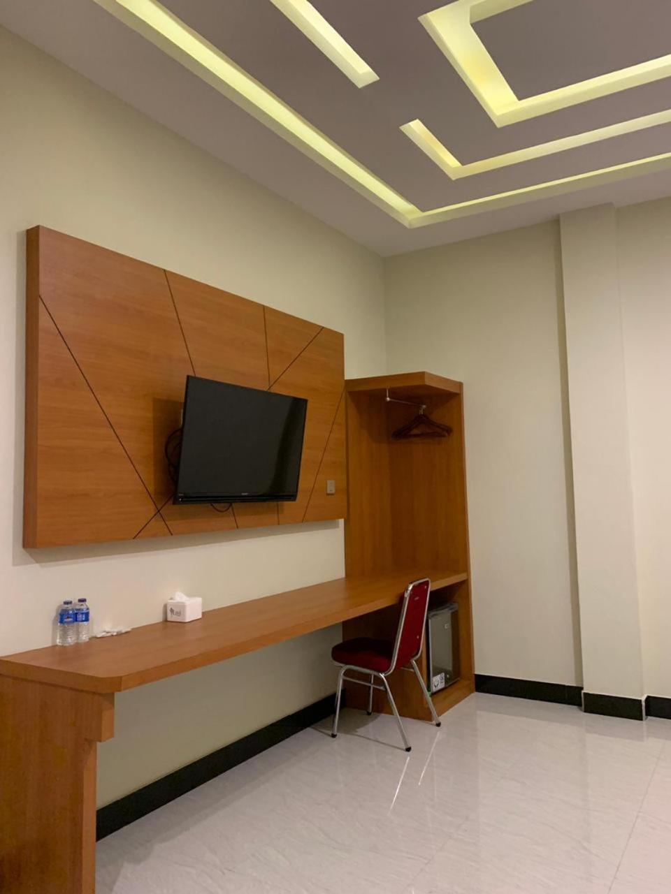 Bless Hotels Sintang ภายนอก รูปภาพ