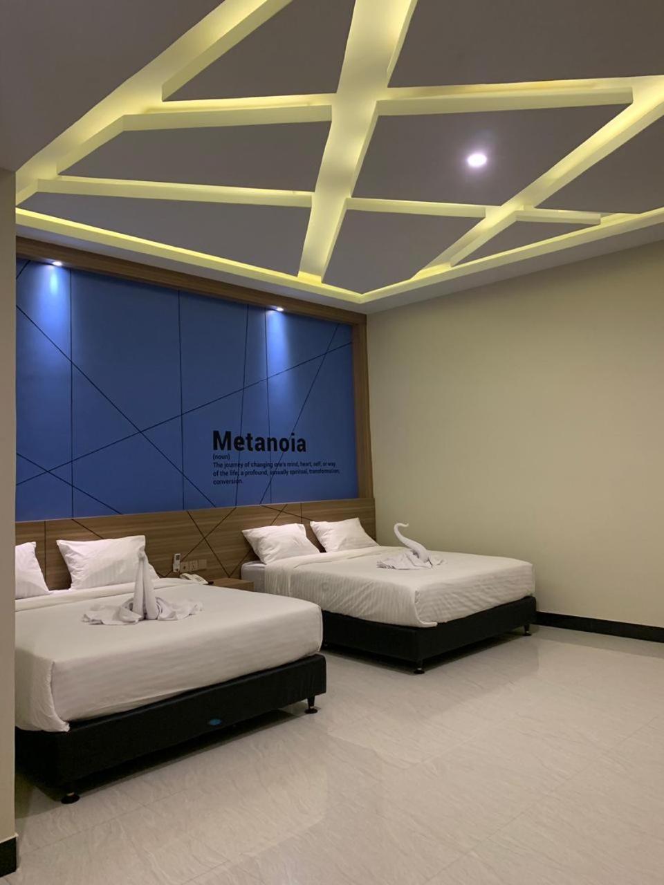 Bless Hotels Sintang ภายนอก รูปภาพ